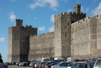 Caernarfon - curtain wall with cars for scale